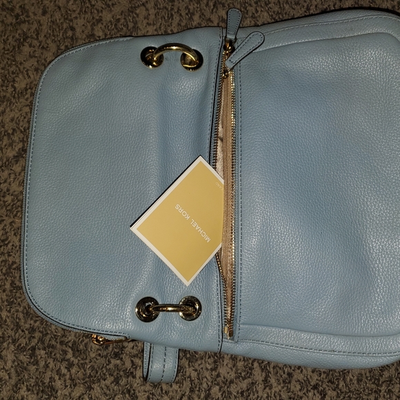 Baby blue Michael Kors crossbody - Picture 3 of 5